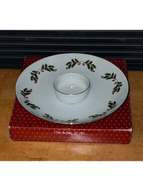 All The Trimmings Christmas Chip & Dip 12" Porcelain Plate Holly R.H. Macy & Co